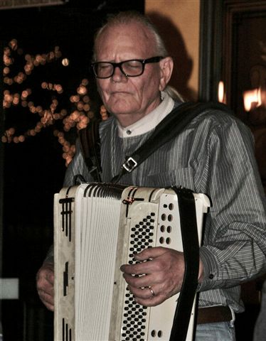 Steve Schultz, accordion